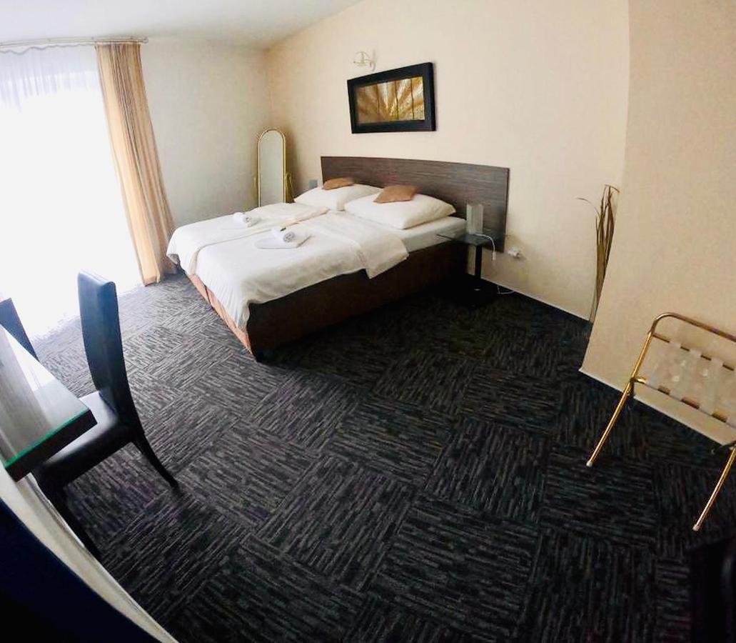 Interhotel America Писек Экстерьер фото